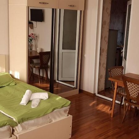 Tamara'S Apartament In Avlabari Tbilisi Buitenkant foto